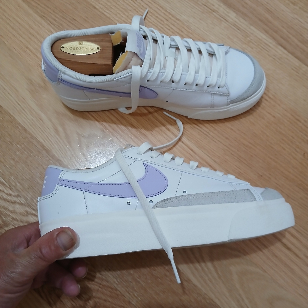 Nike Blazer Low 77 Platform/Streetwear Athletic Shoes Size 7.5 for Women - Picture 2 of 12